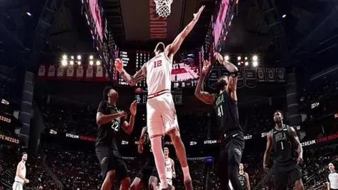 德国首开纪录非友谊赛，托纳利成意大利队史破门第三人